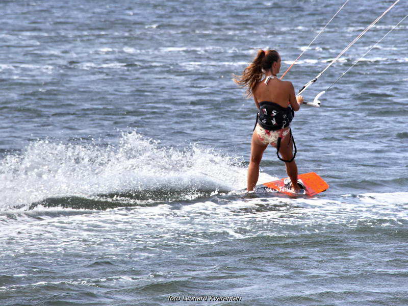 Kite surferi guštaju u Ninu
