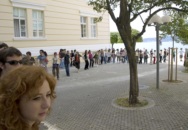 Studentski prosvjed: Zagrlimo rektorat