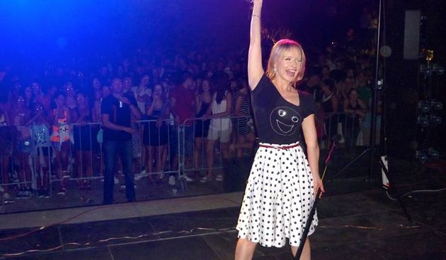 Danijela Martinović rasplesala dalmatinsku Podgoru