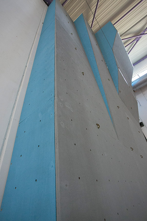 Penjačka stijena u bibinjskoj sportskoj dvorani, Foto: Leo Banić Penjačka stijena u bibinjskoj sportskoj dvorani, Foto: Leo Banić