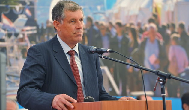 Biograd, 251012.
U marini Kornati u Biogradu, otvoren je 14. Biograd Boat Show na kojem ce se predstaviti 240 izlagaca i 260 plovila od 2 do 23 metra.
Na fotografiji: Goran Raznjevic predsjednik uprave Ilirija d.d.
Foto: Luka Gerlanc / CROPIX