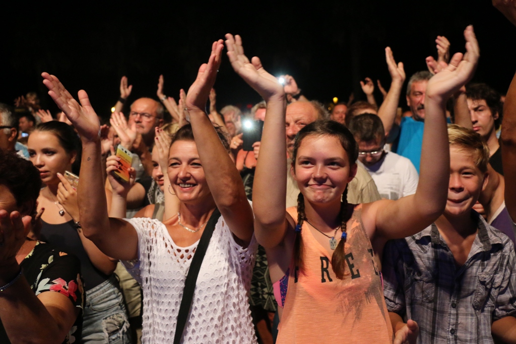 S Alenom Islamovićem po pljusku pjevalo šest tisuća Virana