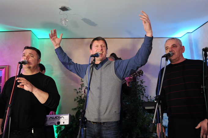 Zadar, 280213.
Poznati restoran Niko na zadarskoj Puntamici je veceras uz bogatu veceru i pjesmu brojnih izvodjaca sa svojim prijateljima i cestim gostima proslavio 50 godina od otvorenja. Na veceri su se pojavili brojni kumovi restorana kroz godine poput