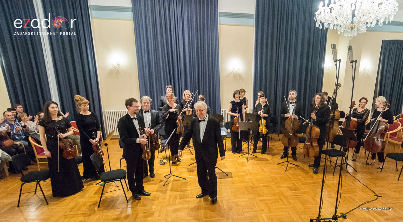 “Glazbena fantazija” Zadarskog komornog orkestra u Svečanoj dvorani Sveučilišta u Zadru. Solist Berislav Šipuš na klaviru, pod ravnanjem maestra Pavla Dešpalja “Glazbena fantazija” Zadarskog komornog orkestra u Svečanoj dvorani Sveučilišta u Zadru. Solist Berislav Šipuš na klaviru, pod ravnanjem maestra Pavla Dešpalja