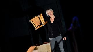 “Ana i Ona” naziv je predstave čijom je premijerom sinoć u zadarskom Kazalištu lutaka započela umjetnička revija pod nazivom “Nosi se Teatro Verrdi”.