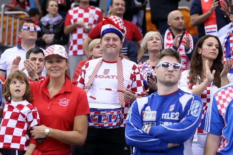 Katar – 24. svjetsko rukometno prvenstvo, osmina finala, Hrvatska – Brazil 26-25. Hrvatski navijaci. Photo: Goran Stanzl/PIXSEL