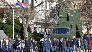 Otvorena izložba vojne opreme, oružja i vozila na zadarskoj rivi