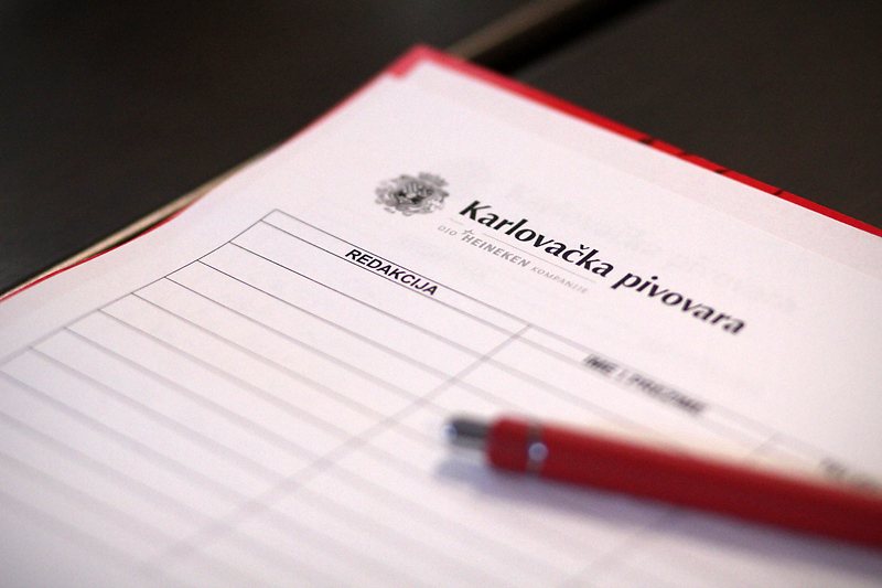 Restoran Atriji na Poluotoku. Karlovacka pivovara organizirala je degustaciju domaceg i stranog piva iz svog portfelja, te portfelja Heineken-a. Foto-SAŠA ČUKA Restoran Atriji na Poluotoku. Karlovacka pivovara organizirala je degustaciju domaceg i stranog piva iz svog portfelja, te portfelja Heineken-a. Foto-SAŠA ČUKA