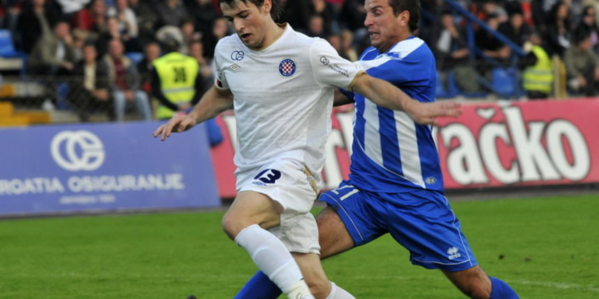 Karlovac, 031010.1. liga NHL, Karlovac – Hajduk.Na slici: Ante Vukusic (13) za 0:1.Foto: Bruno Konjevic / CROPIX Karlovac, 031010.1. liga NHL, Karlovac – Hajduk.Na slici: Ante Vukusic (13) za 0:1.Foto: Bruno Konjevic / CROPIX