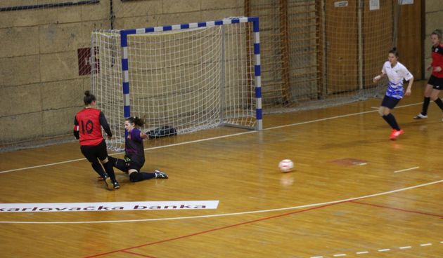 Uvjerljiva pobjeda “Super Chicksica” na otvaranju ženske malonogometne lige