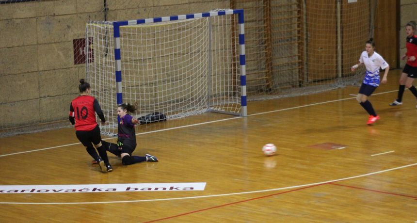 Uvjerljiva pobjeda “Super Chicksica” na otvaranju ženske malonogometne lige