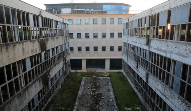 Zadar – Nekad jako industrijsko središte, danas su prostori bivšeg TIZ-a u jako derutnom stanju.   Photo: Filip Brala/PIXSELL