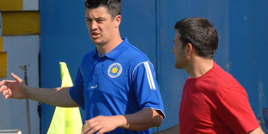 Zadar, 100509.
Stadion u Stanovima.
Susret 30. kola Prve HNL, Zadar – Cibalia.
Na fotografiji trener Zadra Dalibor Zebic.
Foto: Andrija Lucic / CROPIX Zadar, 100509.
Stadion u Stanovima.
Susret 30. kola Prve HNL, Zadar – Cibalia.
Na fotografiji trener Zadra Dalibor Zebic.
Foto: Andrija Lucic / CROPIX