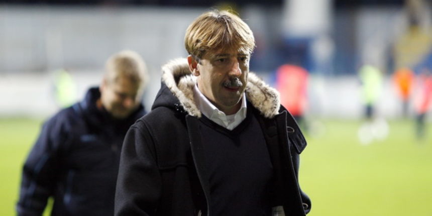 Zadar, 241009.
Stadion Stanovi.
Nogomet, T- Com 1. HNL, susret 12. kola Zadar – Rijeka.
Na fotografiji: trener Rijeke Zoran Vulic.
Foto: Jure Miskovic / CROPIX Zadar, 241009.
Stadion Stanovi.
Nogomet, T- Com 1. HNL, susret 12. kola Zadar – Rijeka.
Na fotografiji: trener Rijeke Zoran Vulic.
Foto: Jure Miskovic / CROPIX