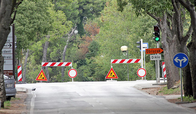 Zadovi na cesti put Dikla (foto: Marin Gospić)