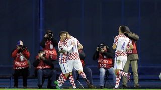 Image 379843 (auto) Image 379843 (auto)