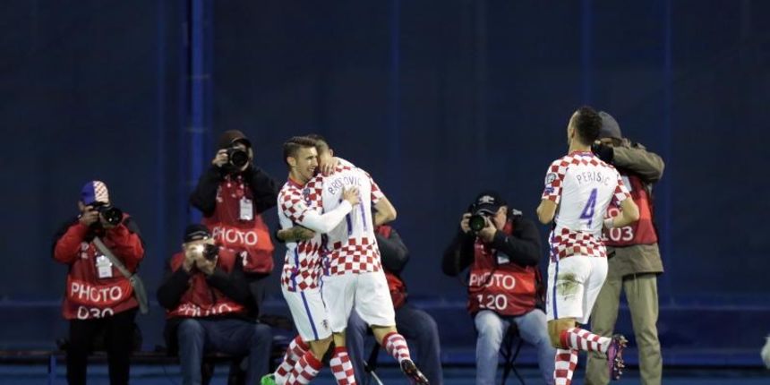 Image 379843 (auto) Image 379843 (auto)