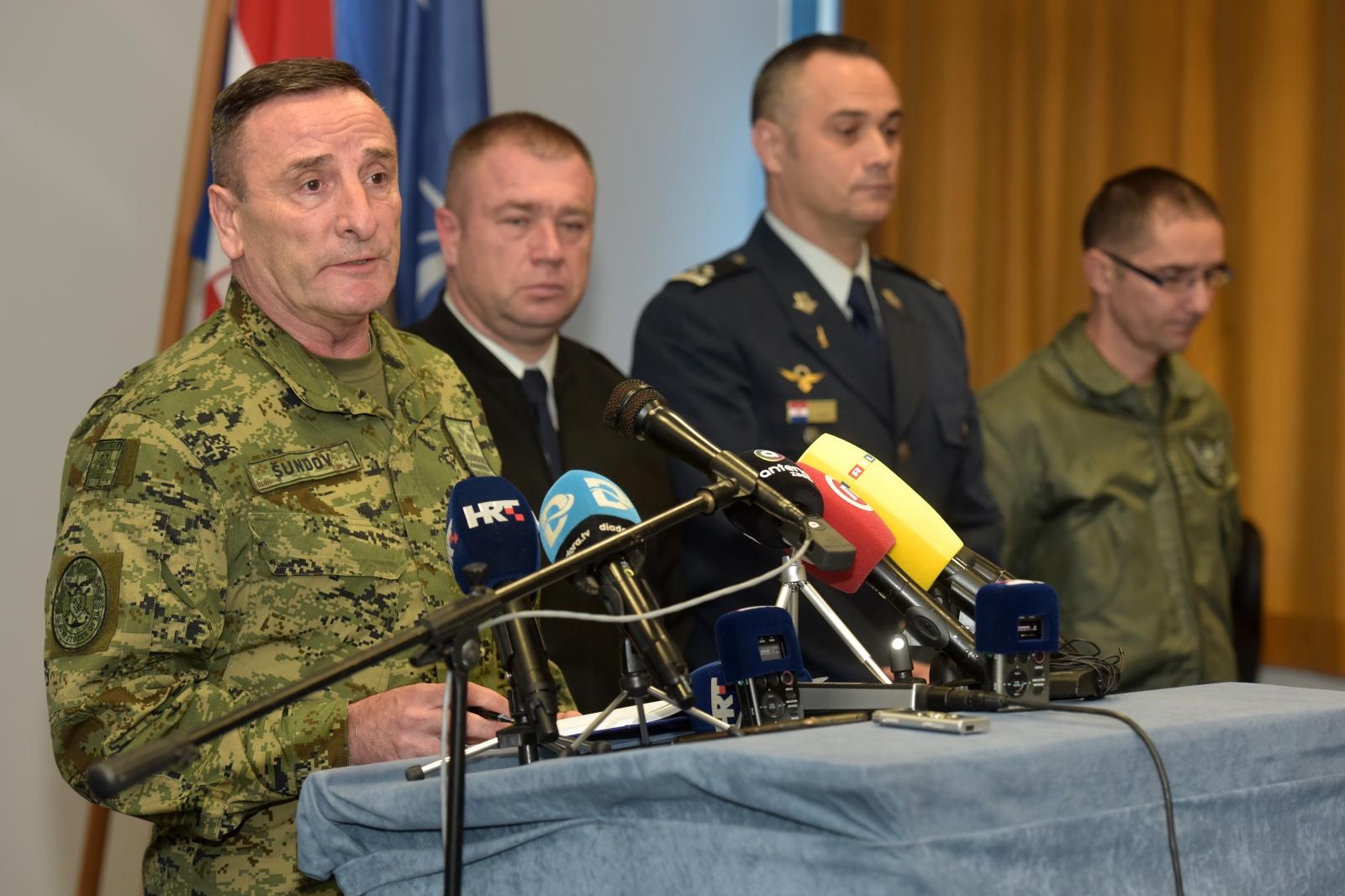 Pao Kiowa Warrior: Izvanredna konferencija za medije u Zemuniku Pao Kiowa Warrior: Izvanredna konferencija za medije u Zemuniku