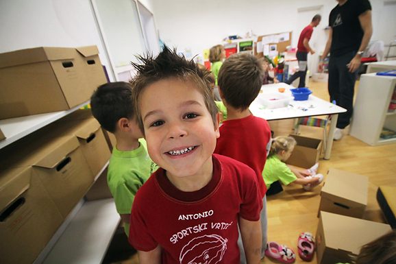 Loptica : “Volim te grade” (foto:Saša Čuka)