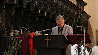 Cvjetnica 20. ožujka 2016: Nakon blagoslova maslinovih grančica, nadbisku Želimir Puljić predvodio je procesiju do katedrale sv. Stošije gdje je služio misno slavlje na kojem se pjevala Muka našeg Gospodina Cvjetnica 20. ožujka 2016: Nakon blagoslova maslinovih grančica, nadbisku Želimir Puljić predvodio je procesiju do katedrale sv. Stošije gdje je služio misno slavlje na kojem se pjevala Muka našeg Gospodina