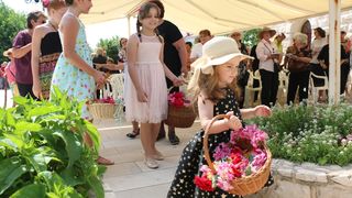 Tradicionalna procesija Tijelova ulicama Vira Tradicionalna procesija Tijelova ulicama Vira