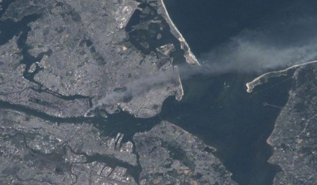 NASA objavila fotografije napada na WTC iz svemira
