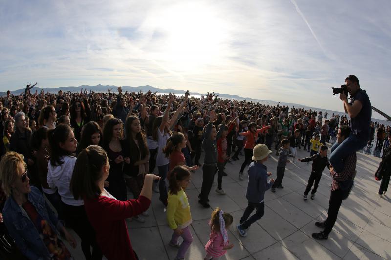 Pozdrav suncu: Snimanje spota uz “Happy” Pharrella Williamsa, Foto: Filip Brala/PIXSELL Pozdrav suncu: Snimanje spota uz “Happy” Pharrella Williamsa, Foto: Filip Brala/PIXSELL