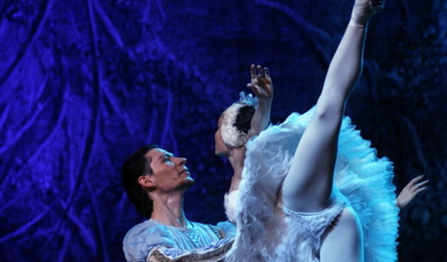 Varazdin, 200310.
U gradskoj sportskoj dvorani Varazdin odrzava se balet Labudje Jezero, u izvedbi Ruskog Carskog baleta, sa solistima Nataliya Trifova i Nariman Bekzhanov.
Foto: Andrej Svoger / Cropix