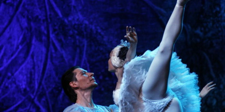 Varazdin, 200310.
U gradskoj sportskoj dvorani Varazdin odrzava se balet Labudje Jezero, u izvedbi Ruskog Carskog baleta, sa solistima Nataliya Trifova i Nariman Bekzhanov.
Foto: Andrej Svoger / Cropix Varazdin, 200310.
U gradskoj sportskoj dvorani Varazdin odrzava se balet Labudje Jezero, u izvedbi Ruskog Carskog baleta, sa solistima Nataliya Trifova i Nariman Bekzhanov.
Foto: Andrej Svoger / Cropix