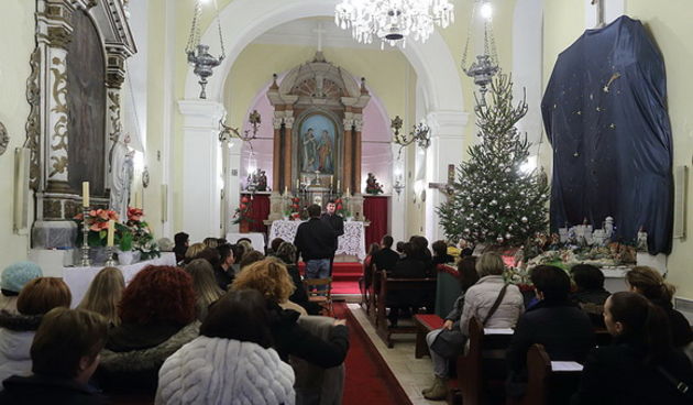 “Božićna čarolija” – koncert klapa u petrčanskoj crkvi sv. Ivana i Pavla