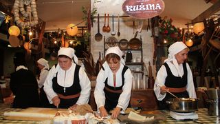 8. “Naši mali gušti” u Arsenalu