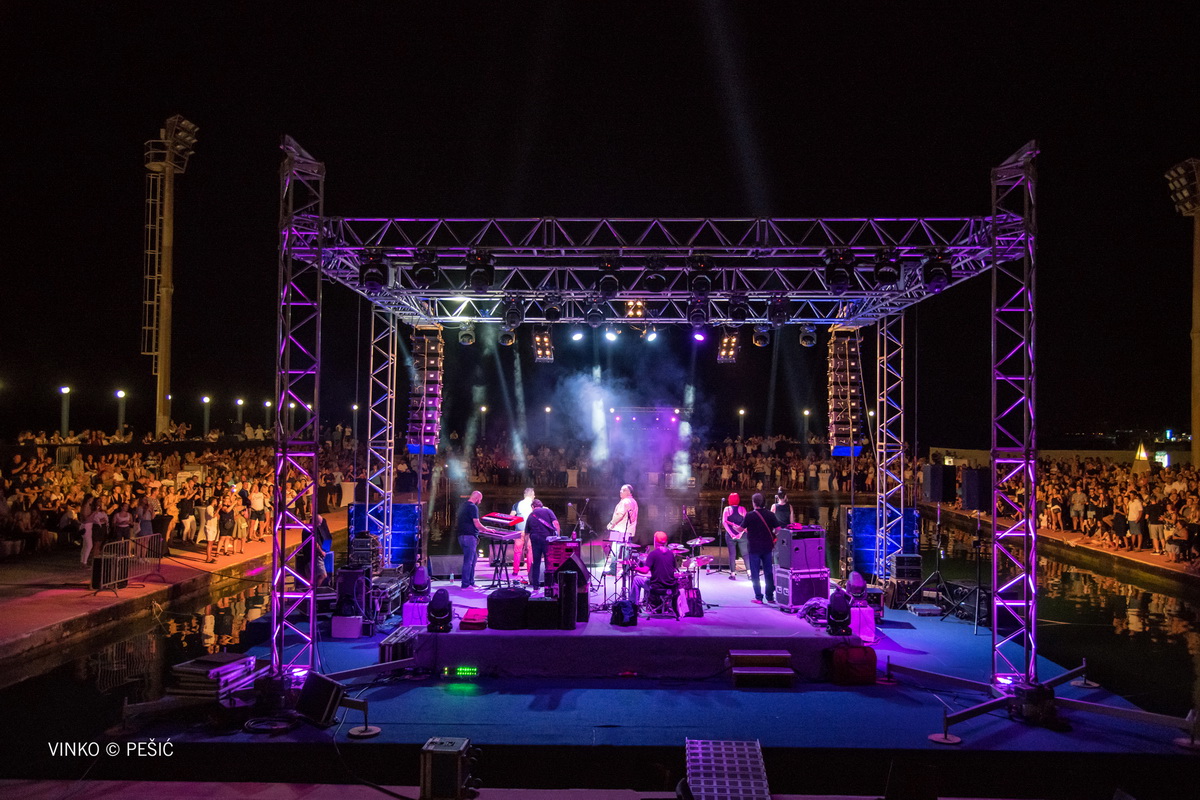 Halid Bešlić @ Bazen Ilirije u Biogradu n/M Halid Bešlić @ Bazen Ilirije u Biogradu n/M