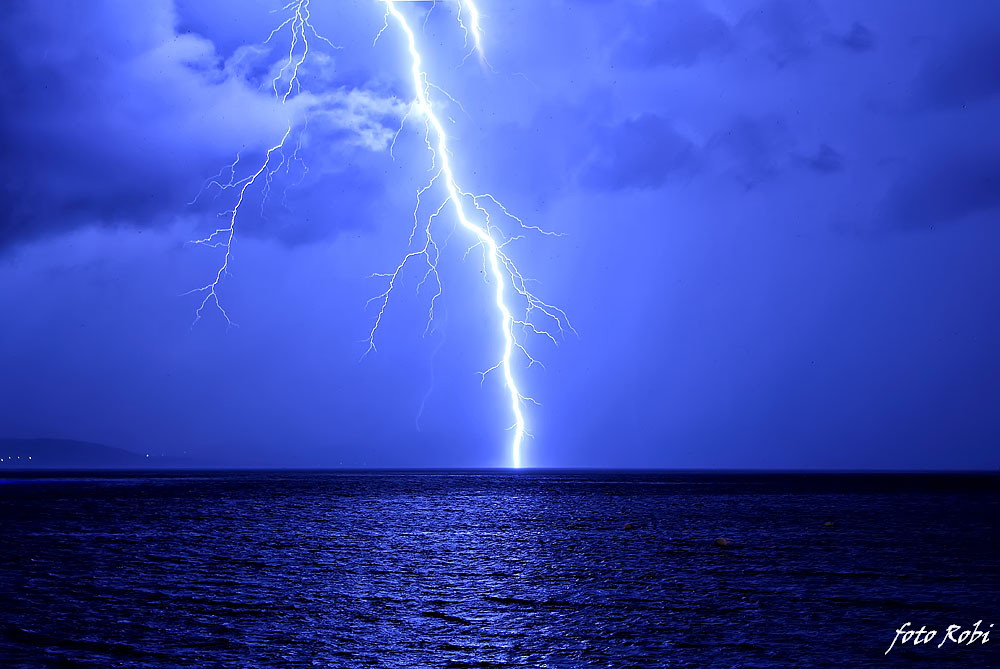 Grmljavinsko nevrijeme 11. rujna 2013. Foto: Roberto Lerga Grmljavinsko nevrijeme 11. rujna 2013. Foto: Roberto Lerga