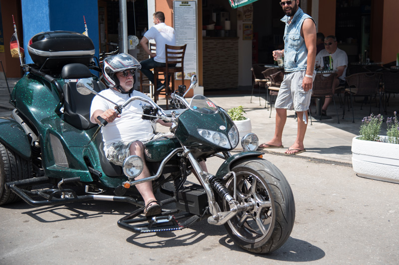 Spektakularni defile vespaša, foto: Vinko Pešić Spektakularni defile vespaša, foto: Vinko Pešić