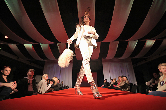 Ki-N-ky by E production (foto:Saša Čuka) Ki-N-ky by E production (foto:Saša Čuka)