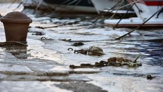 Sibenik – Zbog velike plime u gradu poplavio dio rive u starom dijelu grada Dolcu. Photo: Hrvoje Jelavic/PIXSELL