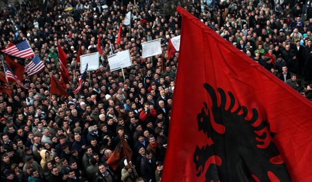 Kosovo Albanian rally for an immediate declaration of independence in Pristina, 10 December 2007. Several thousand Kosovo Albanian youths demonstrated in Kosovo’s capital to press their leaders to follow through with promises for statehood — which the et