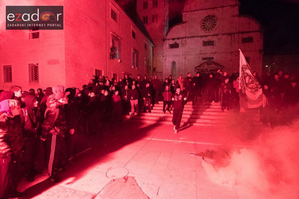 Okupljanje Tornada na Forumu i korteo do Krešinog doma Okupljanje Tornada na Forumu i korteo do Krešinog doma