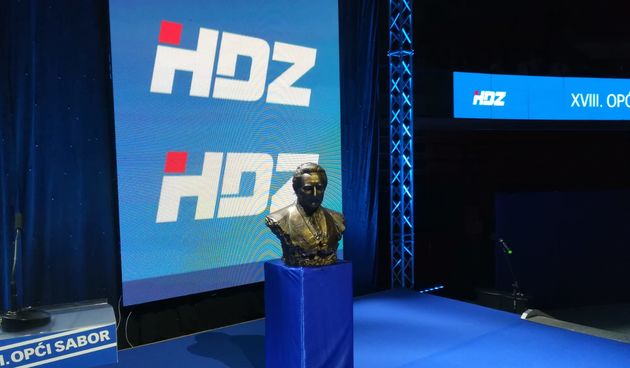 HDZ-ovci u Ciboni: Plenković ušao u dvoranu uz pjesmu Eye of the Tiger iz Rockyja i uz prilično mlak pljesak