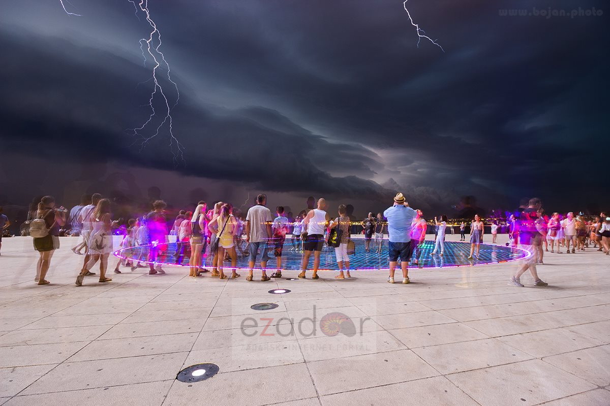 Munje na Pozdravu suncu Munje na Pozdravu suncu