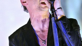 Zagreb, 140210.
Arena Zagreb, Laniste.
Koncert engleske rock skupine Depeche Mode.
Na slici: David Gahan.
Foto: Boris Kovacev / CROPIX