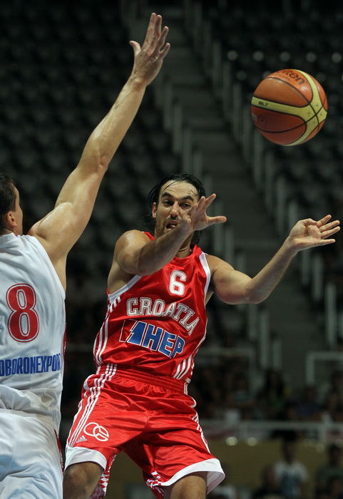 Zadar, 220810
Dvorana Kresimira Cosica.
Trece kolo Svjetskog kupa, kosarkaska utakmica izmedju reprezentacija Hrvatska i Rusija.
Na slici: Igrac Hrvatske Marko Popovic.
Foto: Jure Miskovic / CROPIX Zadar, 220810
Dvorana Kresimira Cosica.
Trece kolo Svjetskog kupa, kosarkaska utakmica izmedju reprezentacija Hrvatska i Rusija.
Na slici: Igrac Hrvatske Marko Popovic.
Foto: Jure Miskovic / CROPIX