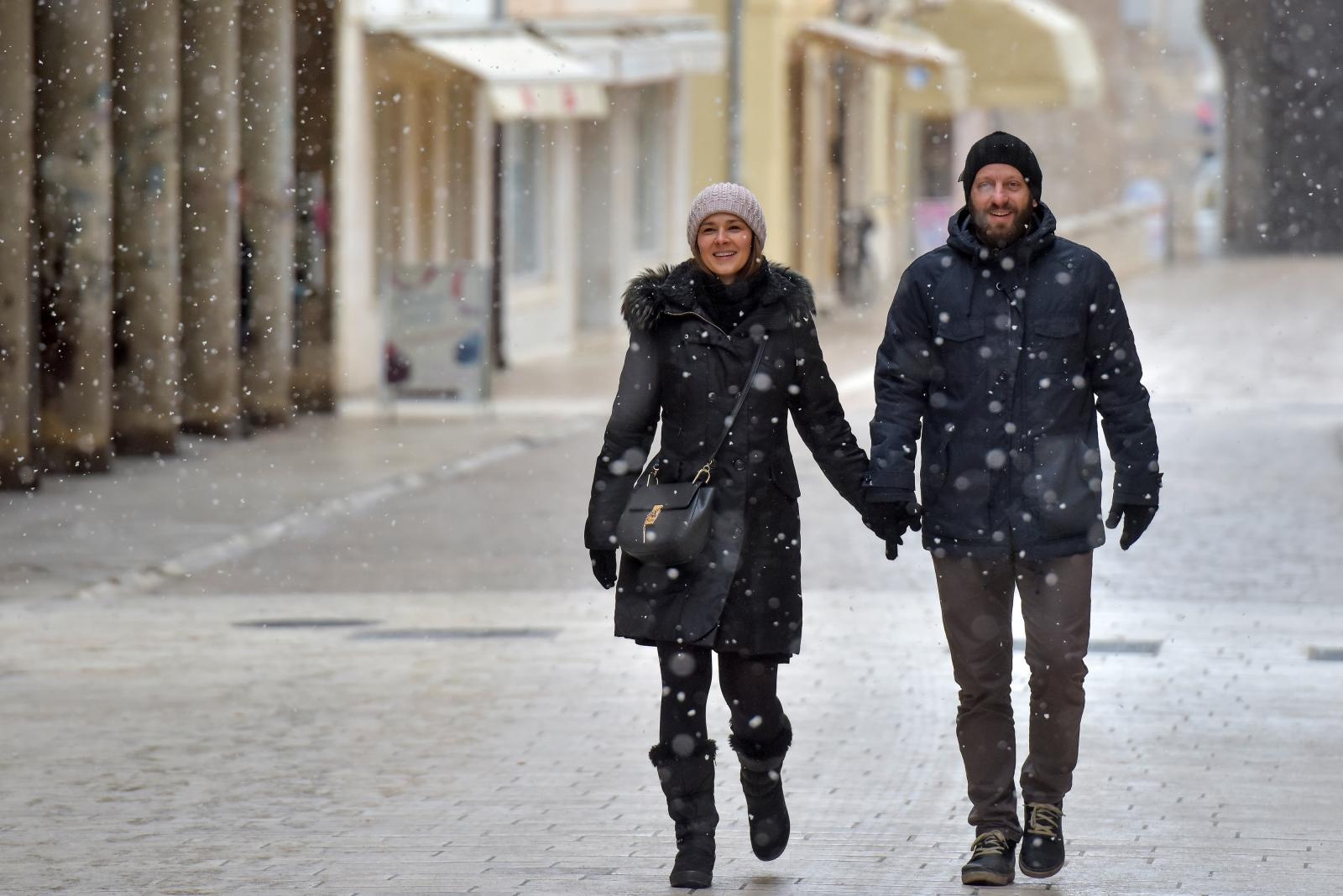 Prve snježne pahulje u Zadru