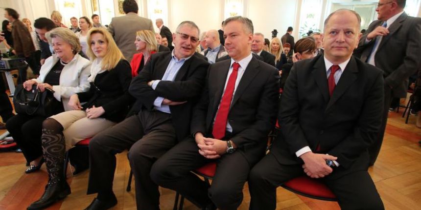 Predstavljena lista Partnerstva hrvatskog centra, na listi Jadranka Kosor, foto: pixell.hr Predstavljena lista Partnerstva hrvatskog centra, na listi Jadranka Kosor, foto: pixell.hr