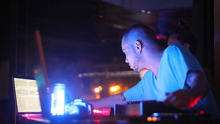 Brandon Morales u Maraschino baru (foto:Saša Čuka) Brandon Morales u Maraschino baru (foto:Saša Čuka)