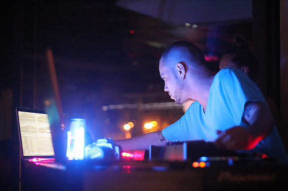 Brandon Morales u Maraschino baru (foto:Saša Čuka) Brandon Morales u Maraschino baru (foto:Saša Čuka)