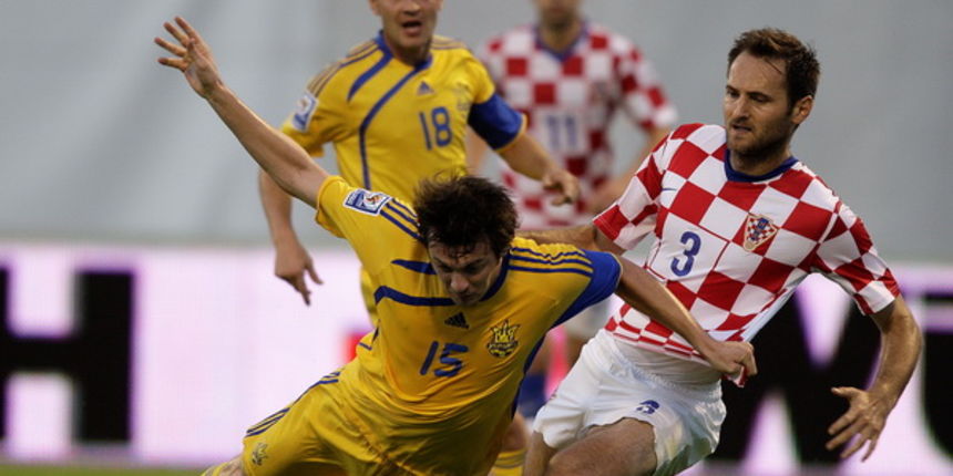 Zagreb, 060609
Stadion u Maksimiru.
Kvalifikacijska nogometna utakmica skupine 6 izmedju reprezentacija Hrvatske i Ukrajine za Svjetsko prvenstvo u Juznoafrickoj Republici 2010 godine.
Na slici: Artem Milevskyi i Josip Simunic.
Foto: Ronald Gorsic / CROPI