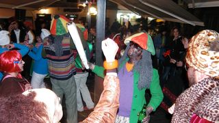 Caffe bar Kult: Kitsch party i Pacific bullets Caffe bar Kult: Kitsch party i Pacific bullets