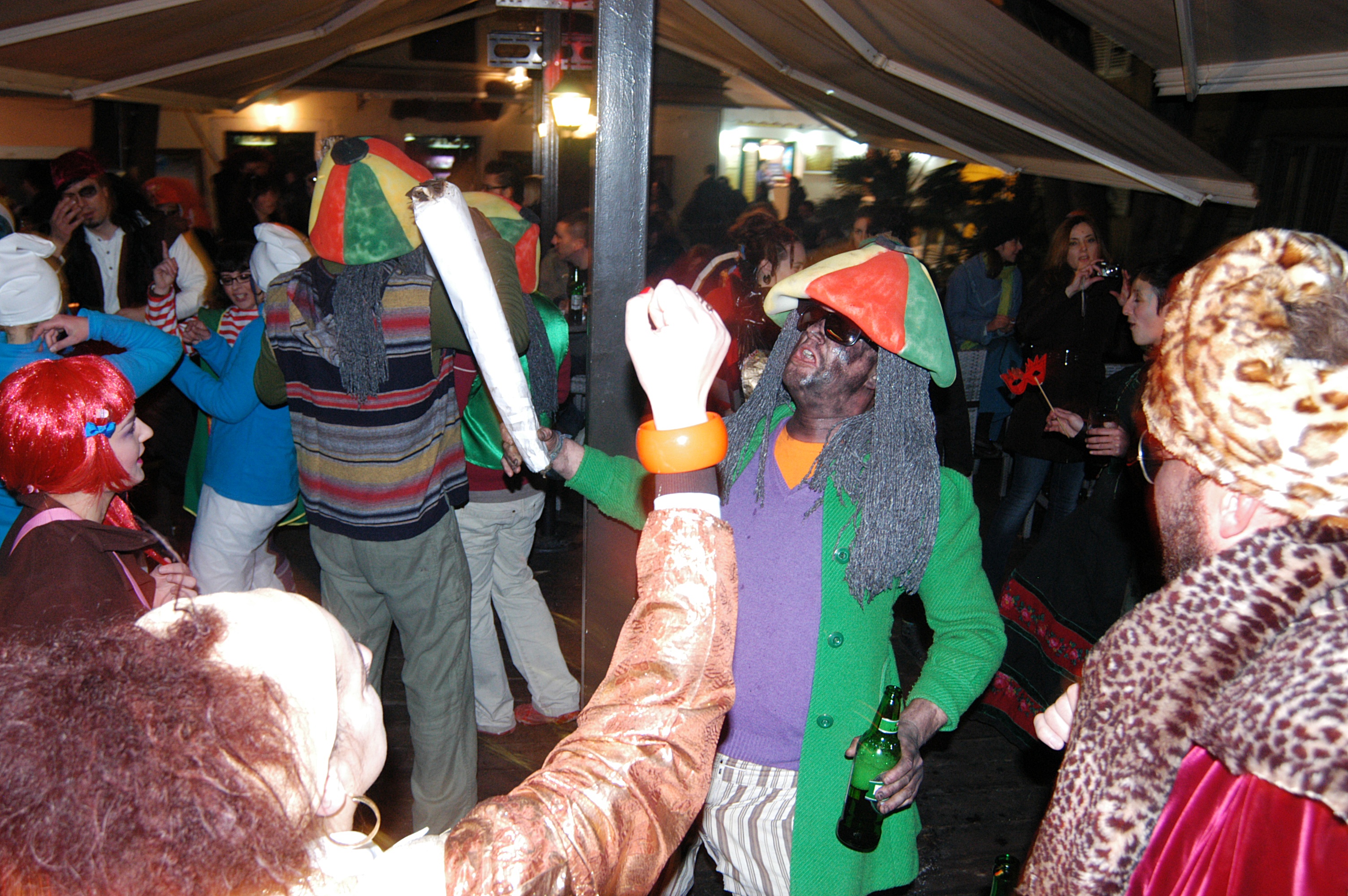 Caffe bar Kult: Kitsch party i Pacific bullets Caffe bar Kult: Kitsch party i Pacific bullets