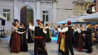 KUD Zadarski Tanac i Iseljena Hrvatska na Narodnom trgu